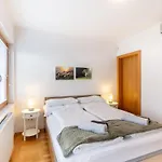 Luxury 2bdr In Old Town With Free Parking アパート