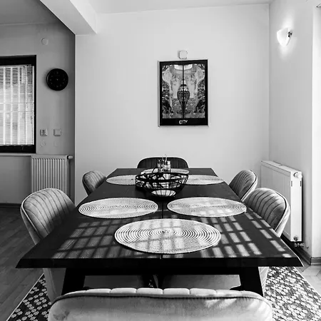 Luxury 2bdr In Old Town With Free Parking *