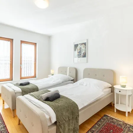 Luxury 2bdr In Old Town With Free Parking Appartement