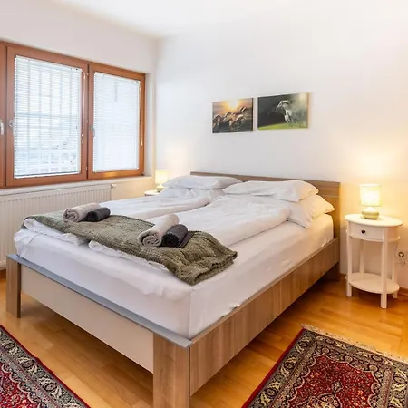 Luxury 2bdr In Old Town With Free Parking Appartement