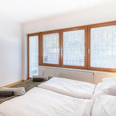 Luxury 2bdr In Old Town With Free Parking