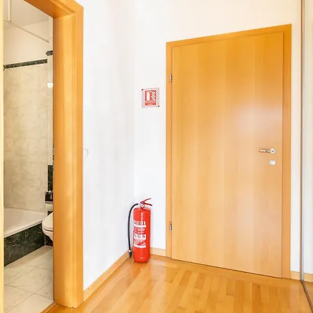 Apartment Luxury 2bdr In Old Town With Free Parking