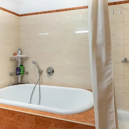 Luxury 2bdr In Old Town With Free Parking Appartement