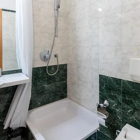 Luxury 2bdr In Old Town With Free Parking アパート サラエヴォ
